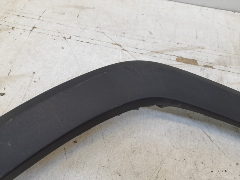 Накладка переднего крыла правого