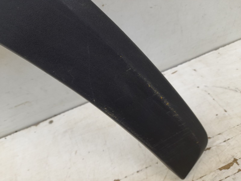 Накладка переднего крыла правого