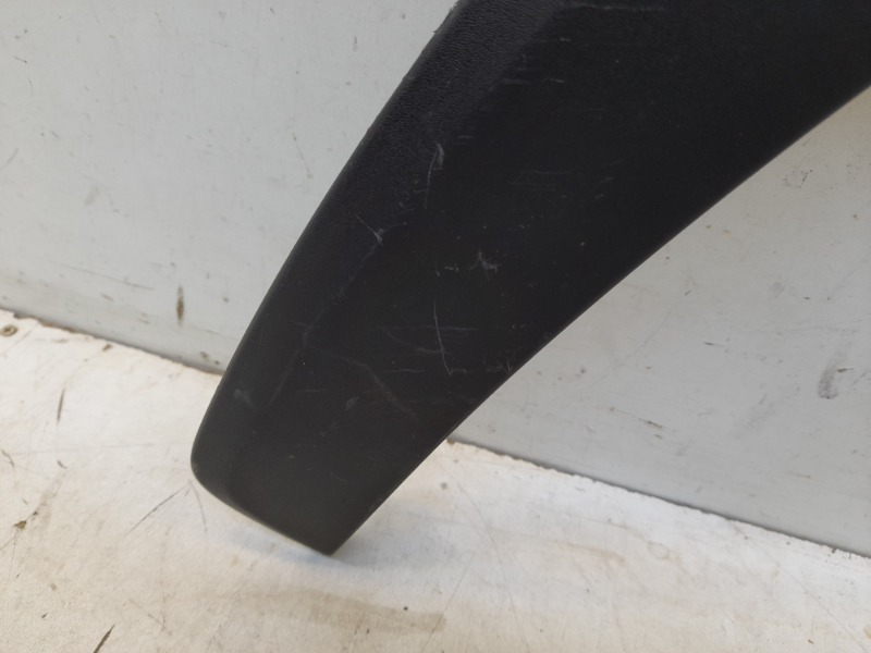 Накладка переднего крыла правого