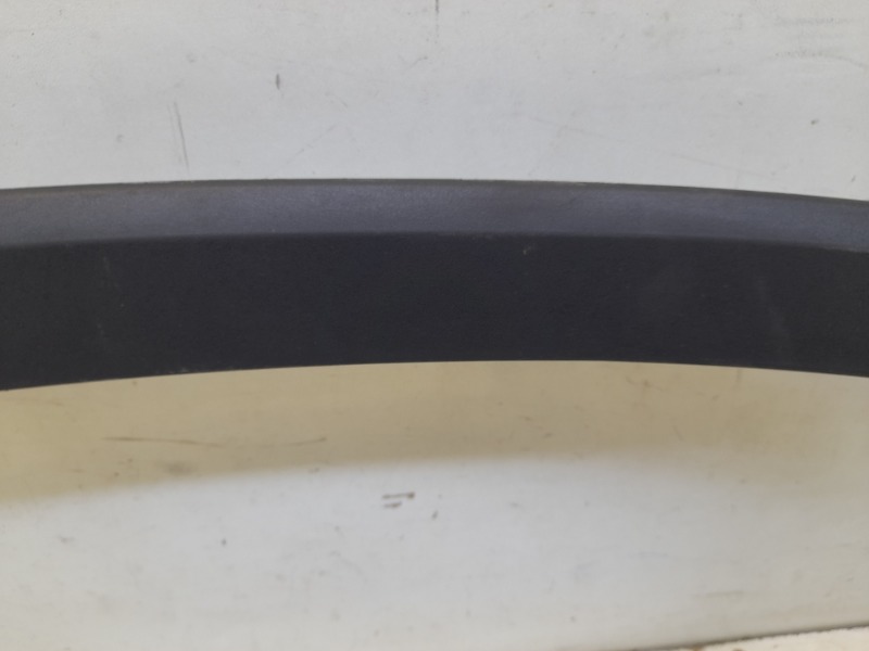 Накладка переднего крыла правого