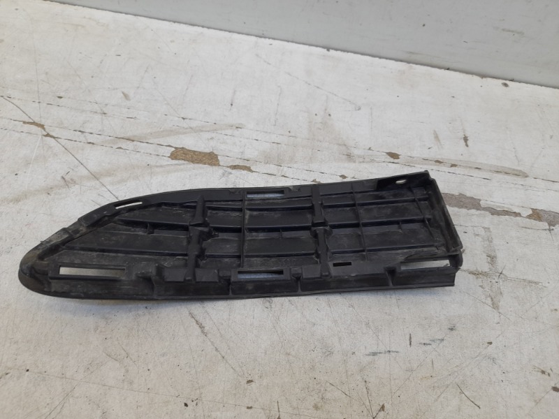 Решетка в бампер левая