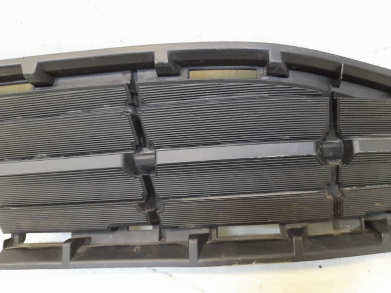 Решетка в бампер левая