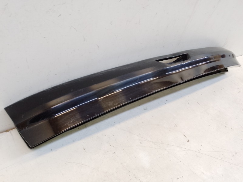 Накладка крышки багажника