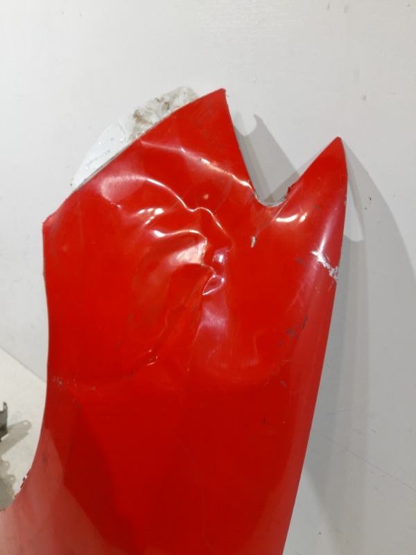 Крыло переднее левое