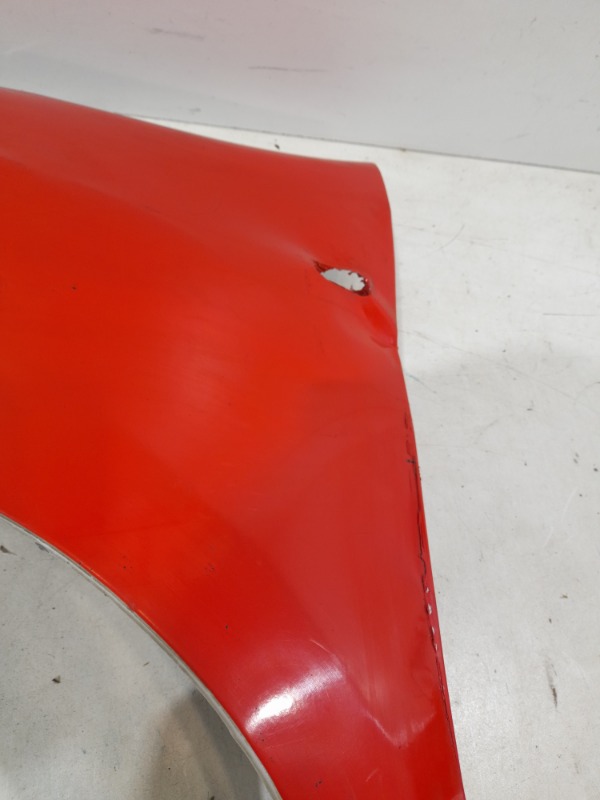 Крыло переднее левое