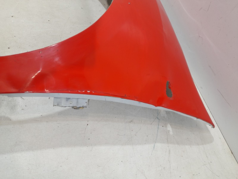Крыло переднее левое