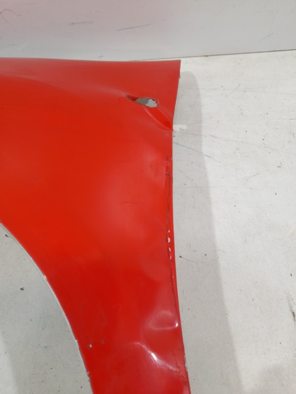 Крыло переднее левое