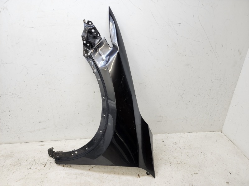 Крыло переднее левое