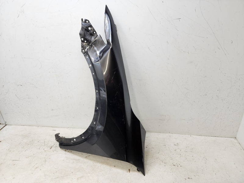 Крыло переднее левое