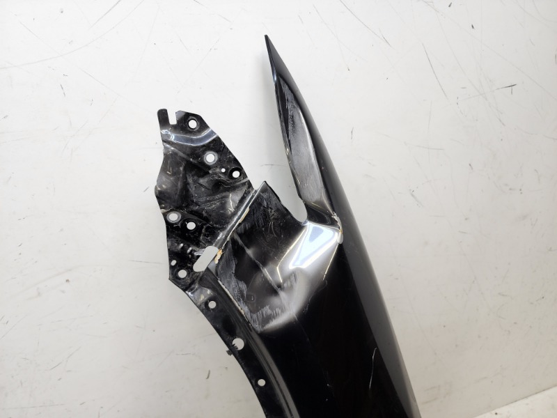 Крыло переднее левое