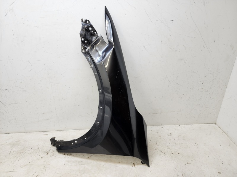 Крыло переднее левое