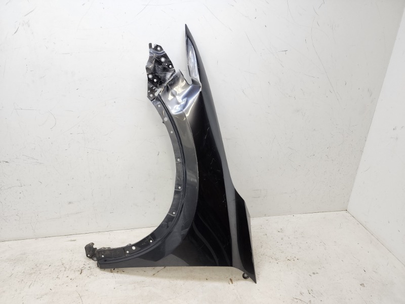 Крыло переднее левое