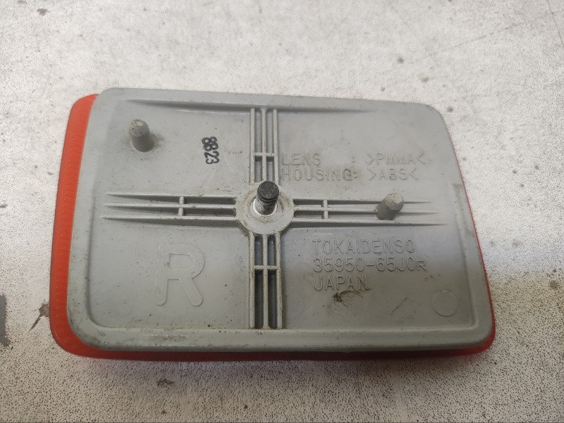 Отражатель в бампер