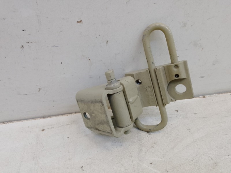 Петля двери задней правой верхняя