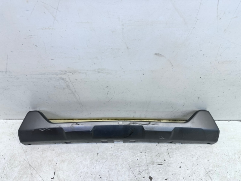 Накладка переднего бампера