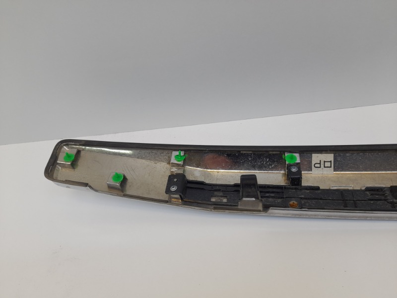 Накладка крышки багажника