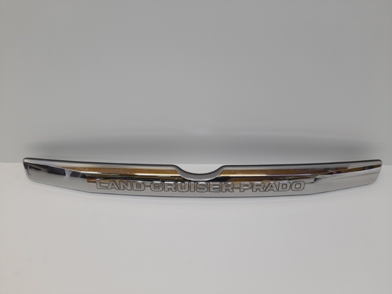 Накладка крышки багажника