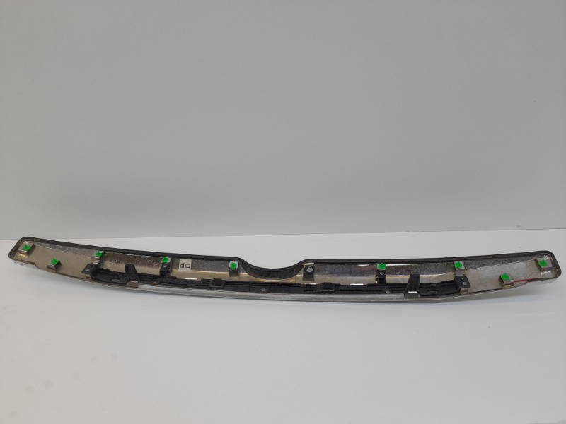 Накладка крышки багажника