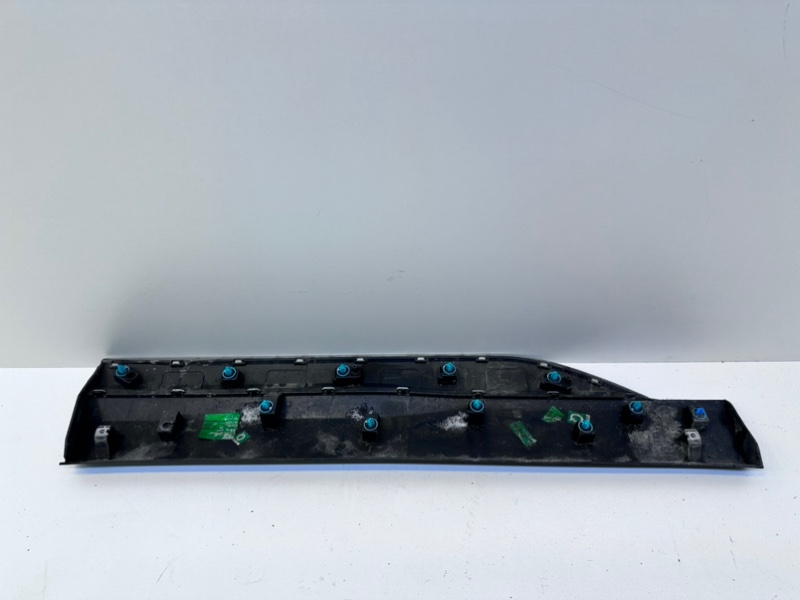 Накладка двери задней правой