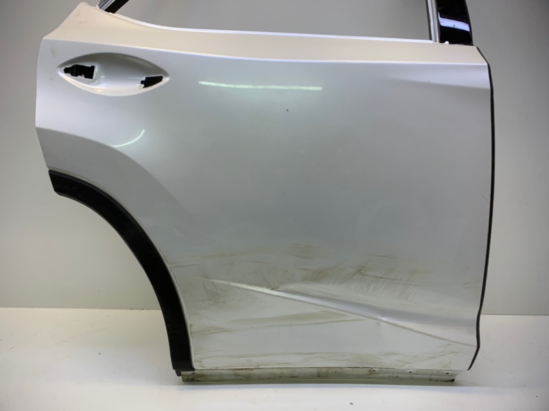 Дверь задняя правая