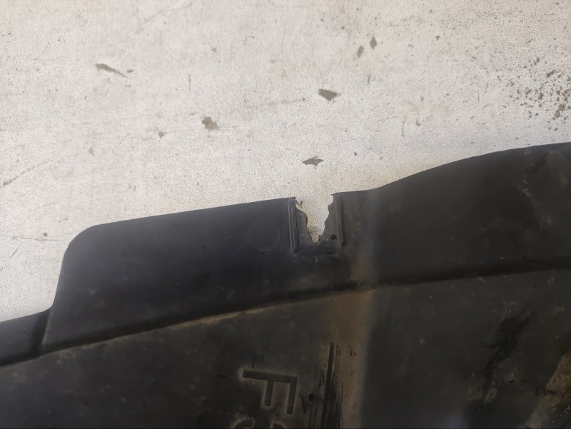 Защита антигравийная левая