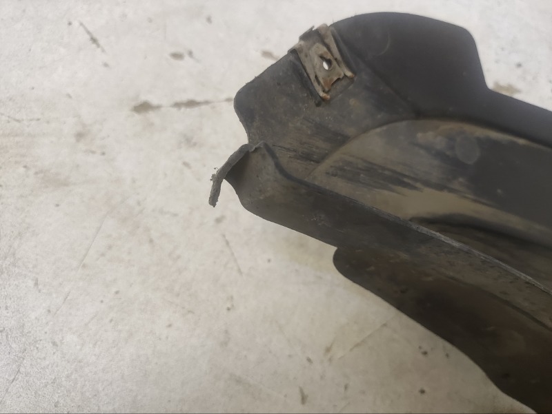 Защита антигравийная левая