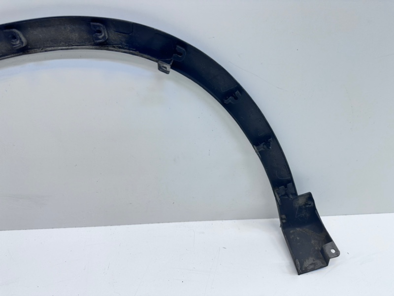 Накладка переднего крыла правого