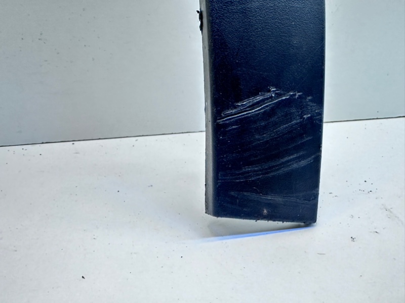 Накладка переднего крыла правого