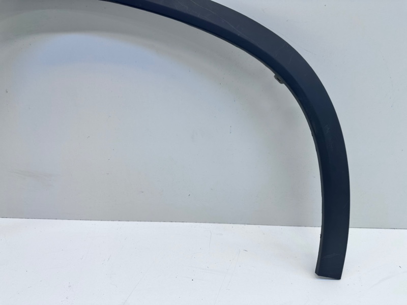 Накладка переднего крыла правого