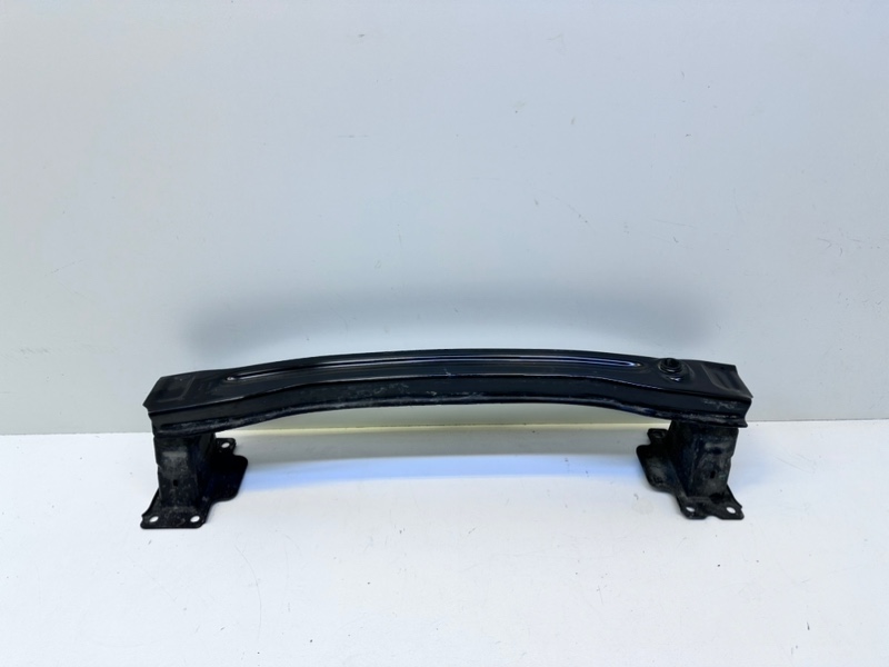 Усилитель переднего бампера