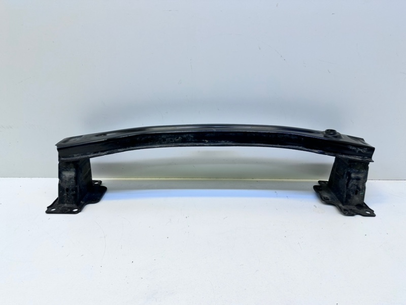 Усилитель переднего бампера