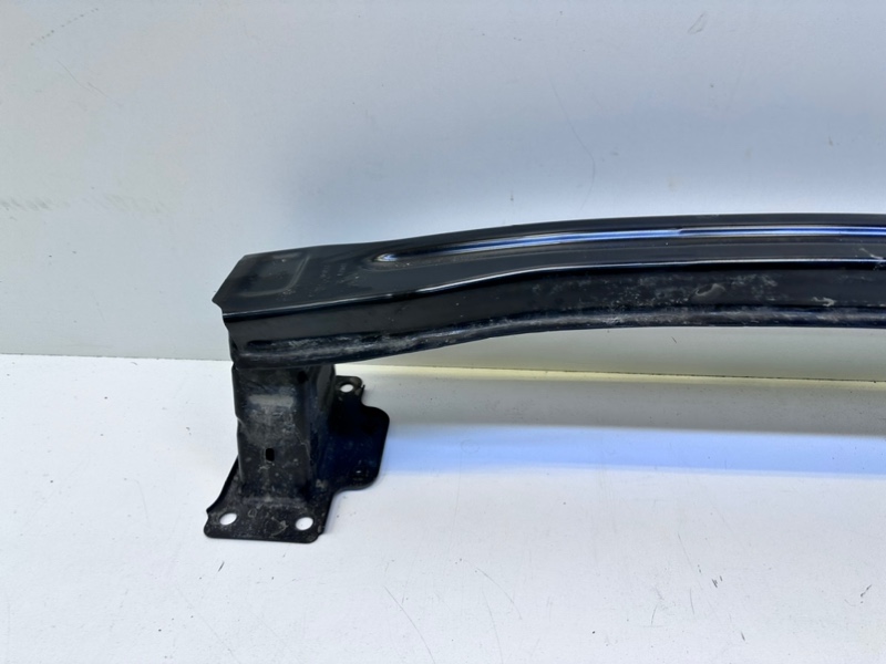 Усилитель переднего бампера