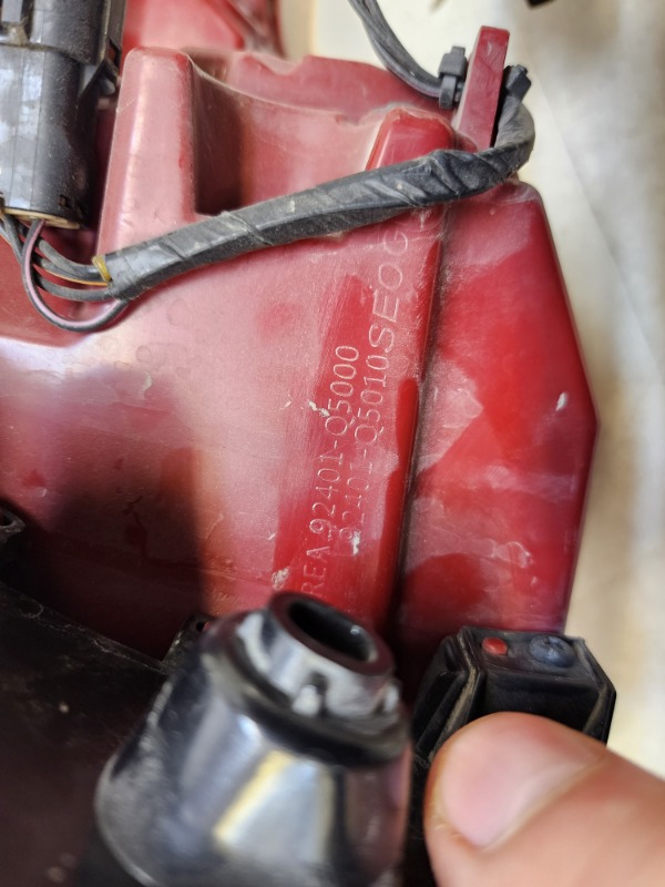 Фонарь задний левый