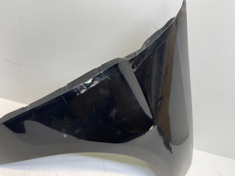 Крыло переднее правое