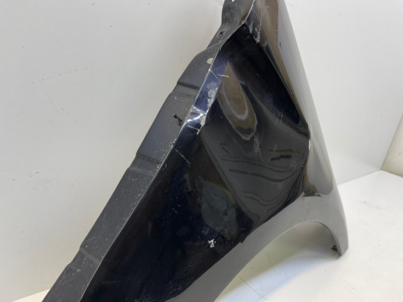 Крыло переднее правое