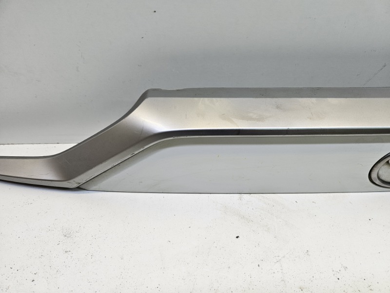 Накладка крышки багажника