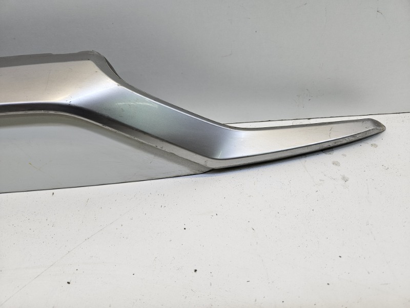 Накладка крышки багажника