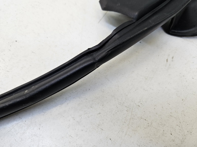 Уплотнитель двери