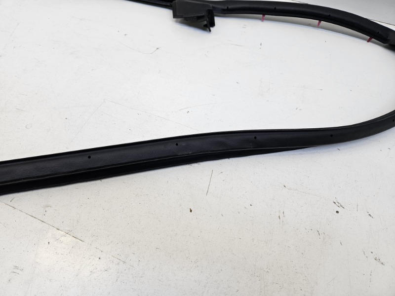 Уплотнитель двери