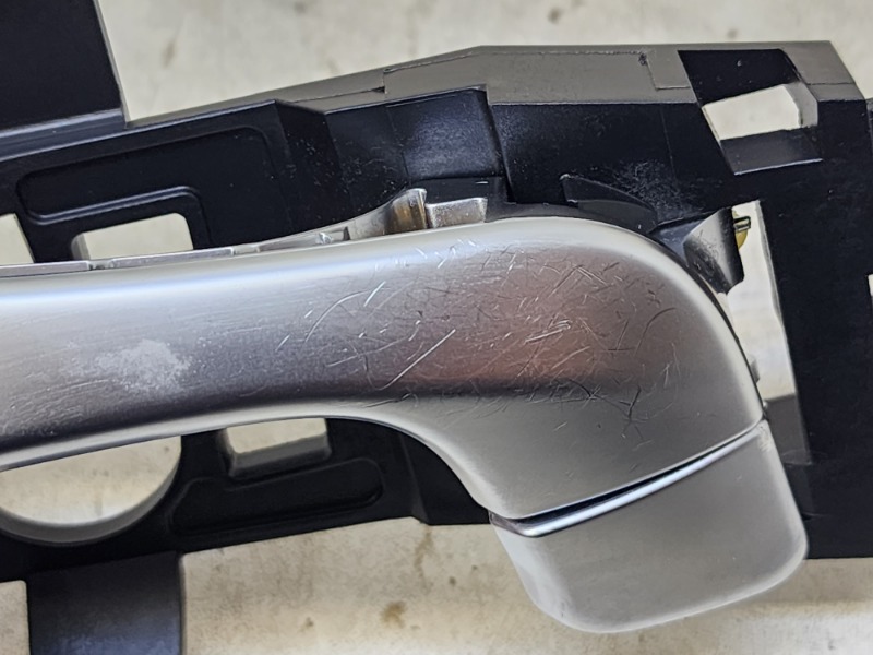 Ручка двери передней наружная левая