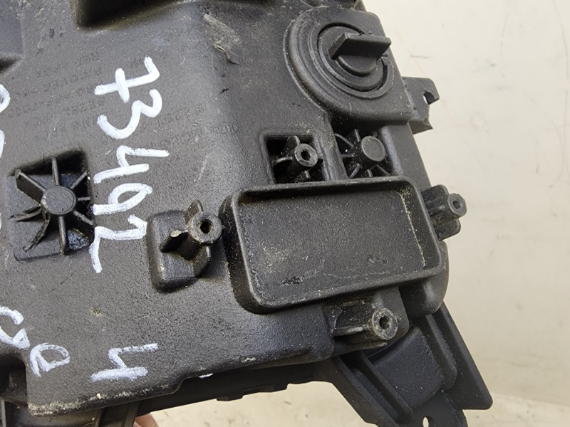 Фара противотуманная левая