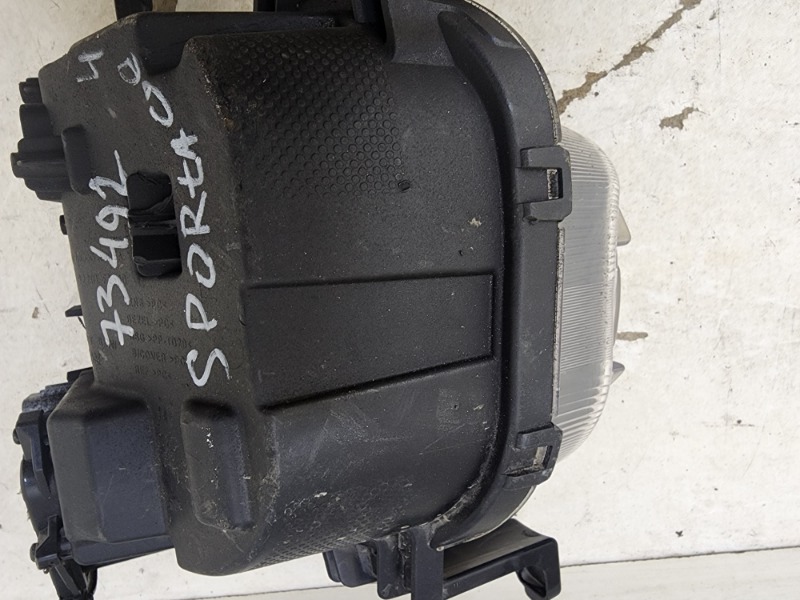 Фара противотуманная левая