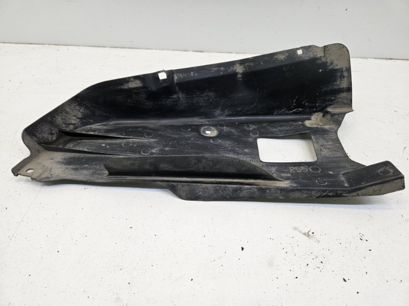 Пыльник двигателя