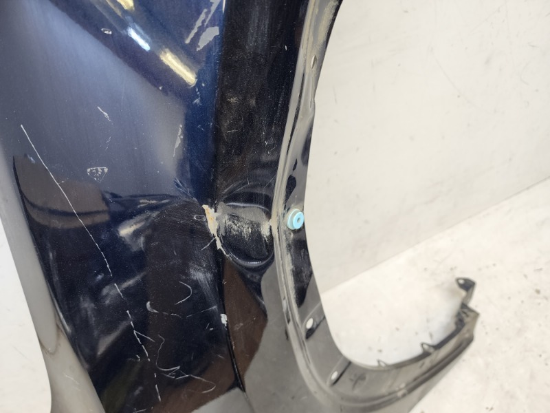 Крыло переднее правое