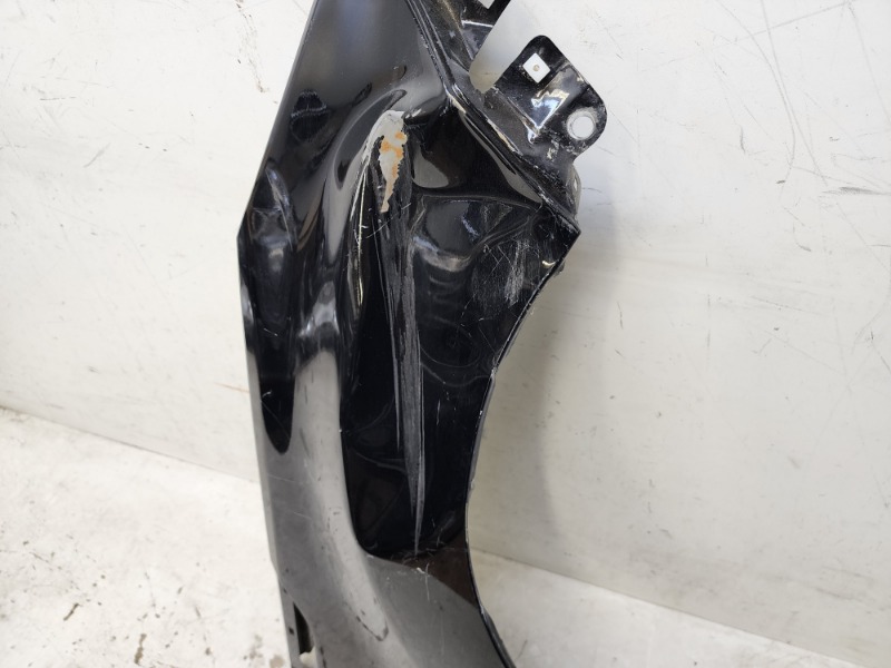 Крыло переднее правое