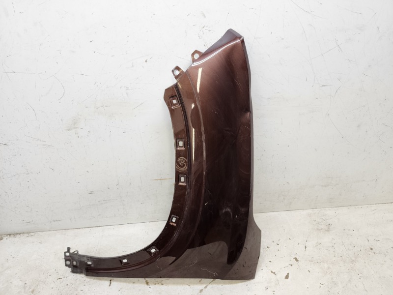 Крыло переднее левое