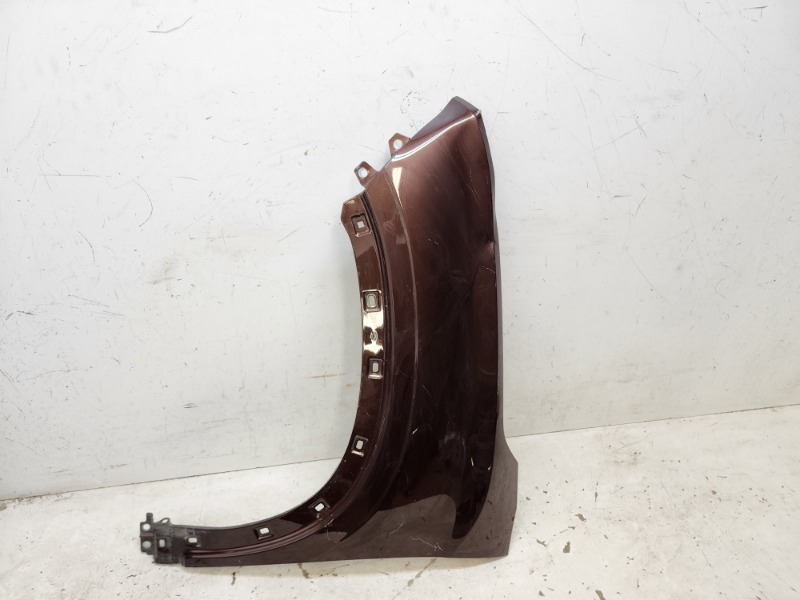 Крыло переднее левое