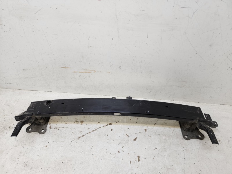 Усилитель переднего бампера