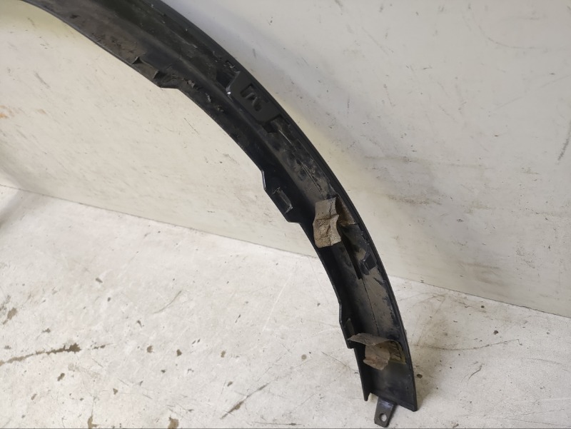 Накладка переднего крыла левого