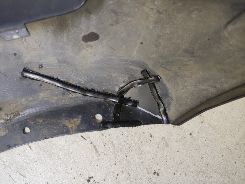 Бампер передний